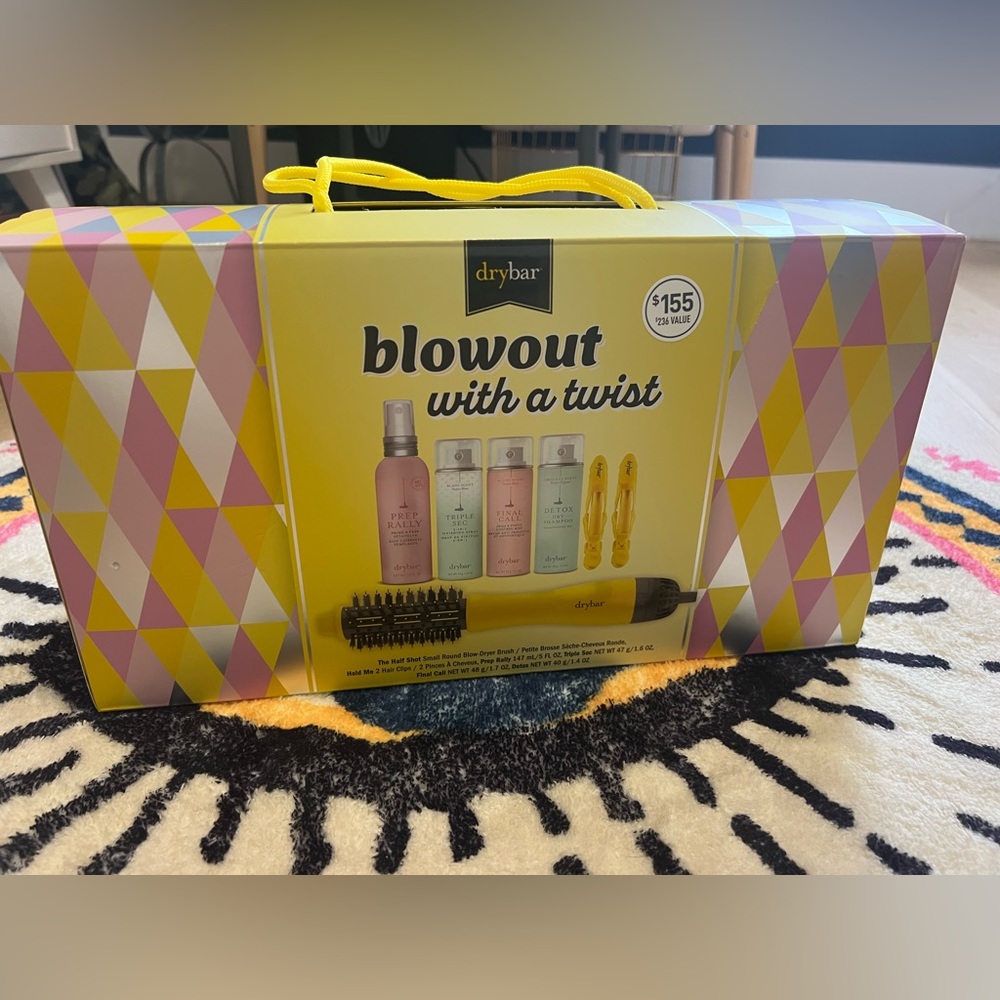 Drybar blowout with a twist kit- brand new never used
